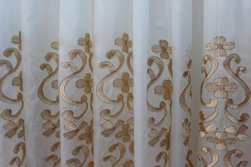Draperie bej broderie flori