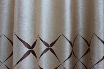 Draperie bej romburi maro