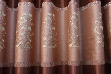 Draperie maro broderie flori