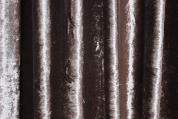 Draperie velvet maroniu