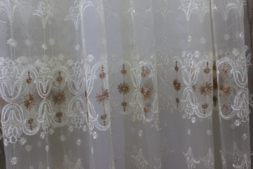 Perdea organza broderie crem cu maro