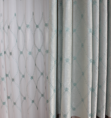 Perdea tul broderie vernil si draperie blackout broderie vernil